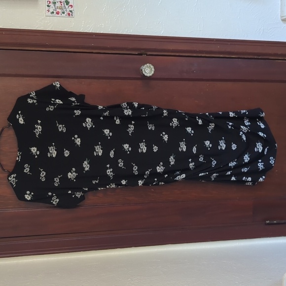 Small Show Maternity Black with Daisy Print Short Sleeve Cinch Middle Dress XL - Picture 5 of 6